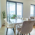 Fancy With Amazing Sky View *
