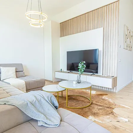 Fancy With Amazing Sky View Apartmán *