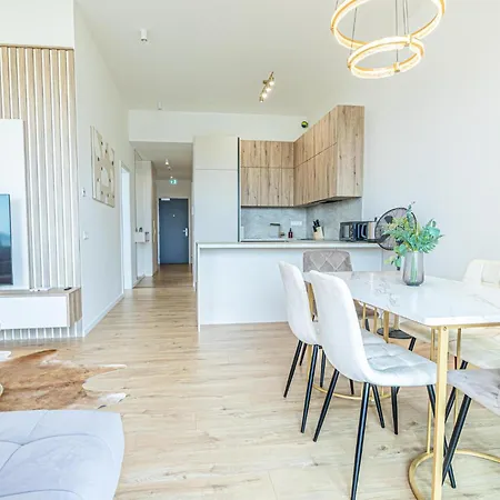 Apartment Fancy With Amazing Sky View